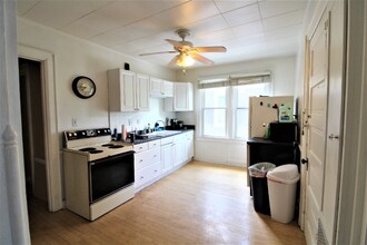 2837 N Frederick Ave in Milwaukee, WI - Building Photo - Building Photo