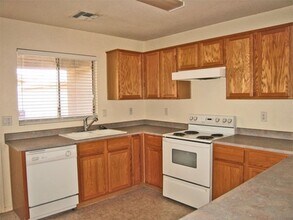 834 E Monteleone St in San Tan Valley, AZ - Building Photo - Building Photo