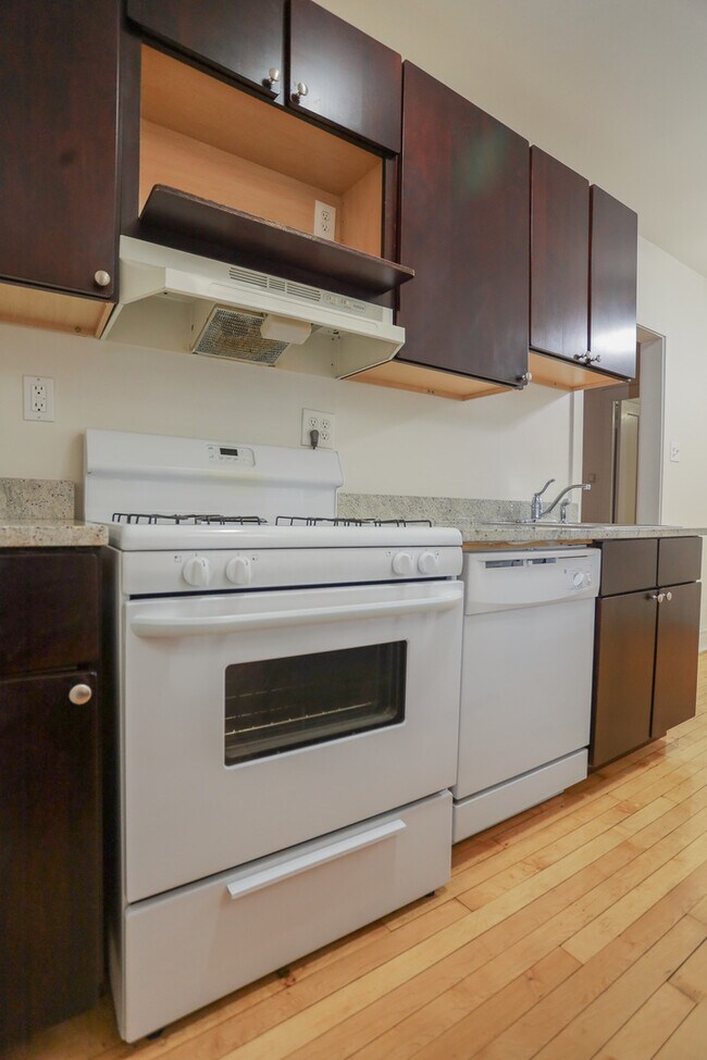 4258 N Clark St-Unit -2W in Chicago, IL - Building Photo - Building Photo