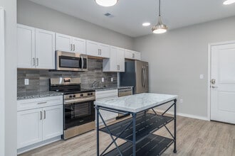 The Wayfarer in the Dale in Springfield, MO - Building Photo - Interior Photo