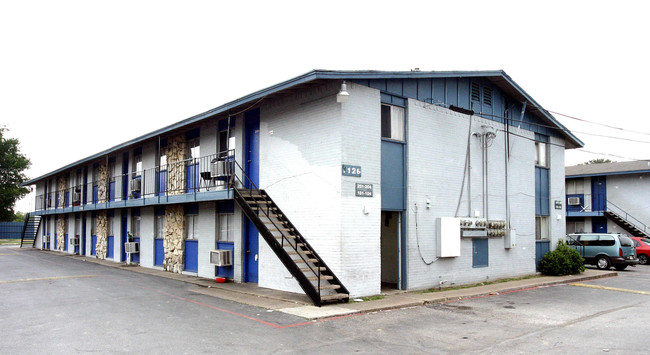 Sun Valley Apartments in Irving, TX - Building Photo - Building Photo