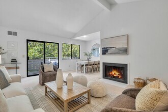 39751 Bissy Cmn in Fremont, CA - Building Photo - Building Photo