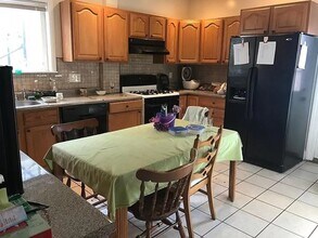 5 Kendall St, Unit 1 in Brookline, MA - Building Photo - Building Photo