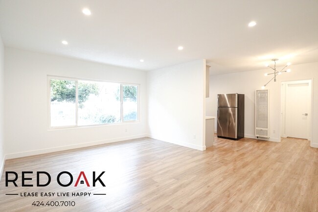 property at 1245 Magnolia Ave