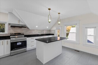 590 Whitney Ave in New Haven, CT - Building Photo - Building Photo