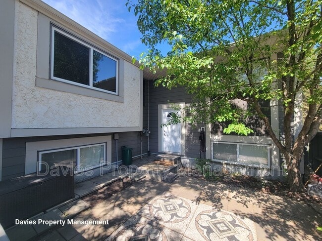 property at 403 Willow Ct NW