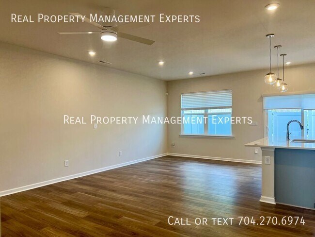 3115 Hutton Gdns Ln in Charlotte, NC - Foto de edificio - Building Photo