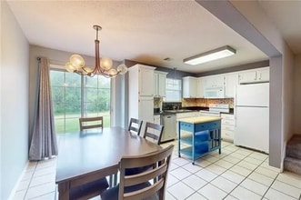 5561 NW Moonlight Meadow Dr in Lee's Summit, MO - Foto de edificio - Building Photo