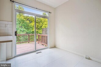 11479 Carriage Gate Ct in Fairfax, VA - Building Photo - Building Photo