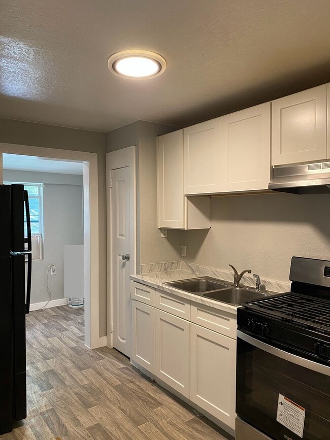property at 602 Lovett Ave