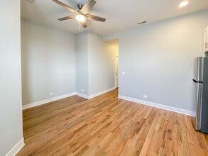 2111 N Sedgwick St, Unit 3 in Chicago, IL - Building Photo - Building Photo