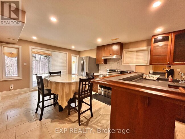 29 Ridgestone Dr in Richmond Hill, ON - Building Photo - Building Photo