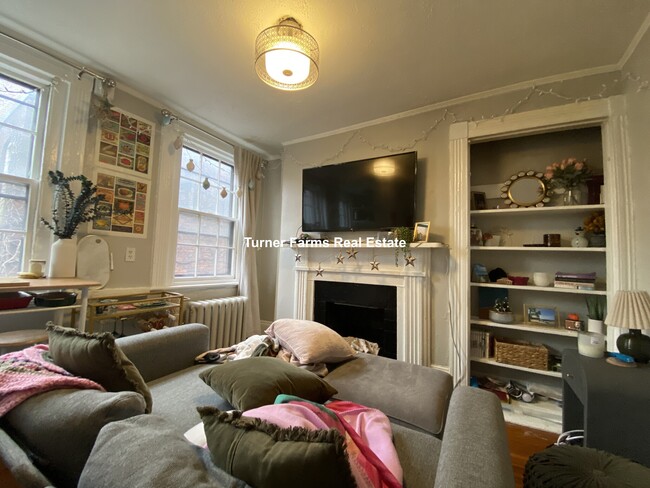 5 Champney Pl, Unit 1 champney 2 in Boston, MA - Building Photo - Building Photo