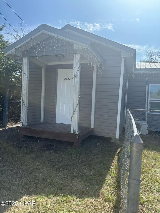 2722 E 6th St in Panama City, FL - Building Photo