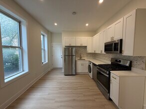 1324 W Ohio St, Unit 2R in Chicago, IL - Building Photo - Building Photo