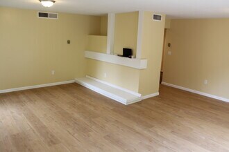 94 Mallard Dr in Farmington, CT - Building Photo - Building Photo