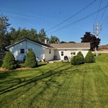 1311 Green Tree Rd in West Bend, WI - Building Photo - Building Photo