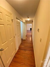 410 E Hall St in Savannah, GA - Building Photo - Building Photo