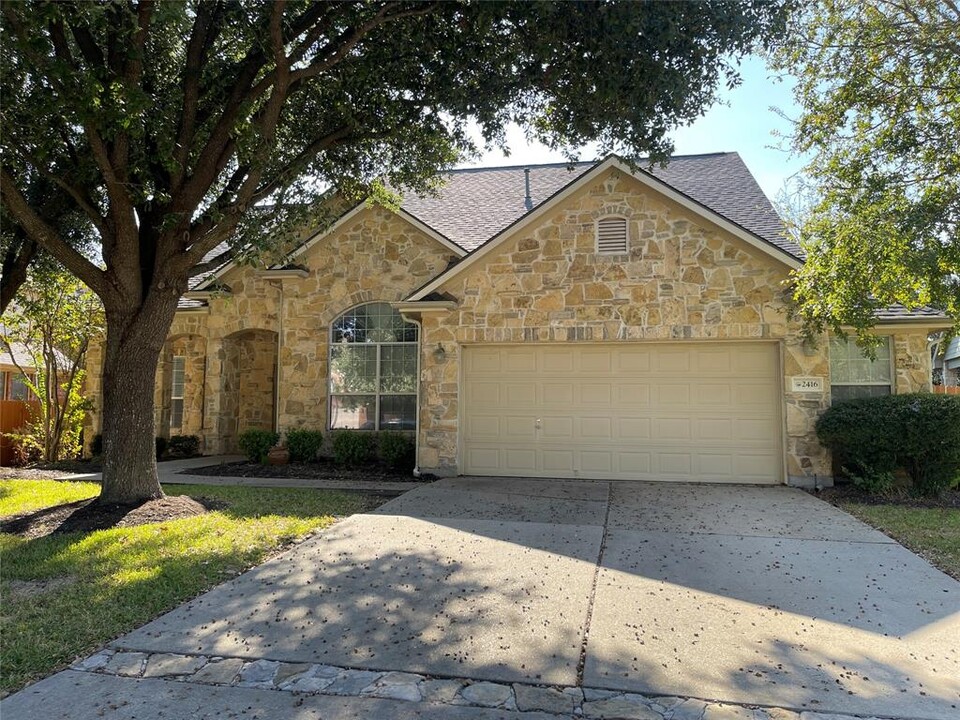 2416 Arbor Dr in Round Rock, TX - Building Photo