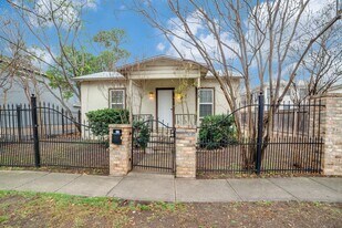 415 Kendall St in San Antonio, TX - Building Photo