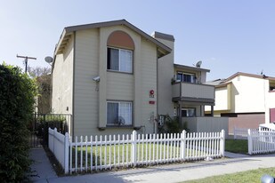 712 W Romneya in Anaheim, CA - Building Photo