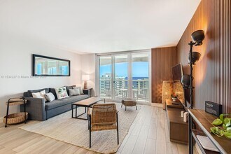 3800 S Ocean Dr, Unit 1818 in Hollywood, FL - Foto de edificio - Building Photo