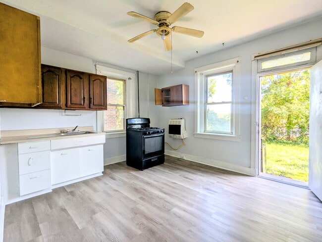 2116 Bedford Ave, Unit Rear in Pittsburgh, PA - Building Photo - Building Photo