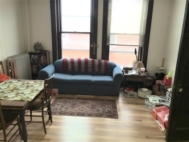 15 E Main St-Unit -9 in Platteville, WI - Building Photo - Building Photo