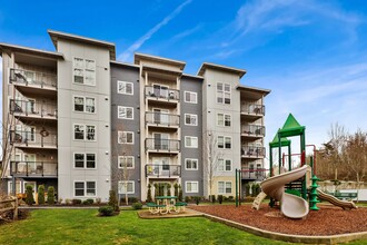 Tremezzo North in Bellingham, WA - Foto de edificio - Building Photo