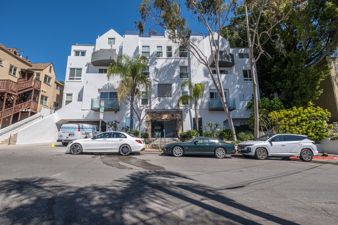 Harratt Street Apartments in West Hollywood, CA - Foto de edificio