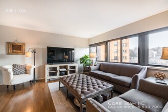 803 W 48th St-Unit -504 in Kansas City, MO - Foto de edificio - Building Photo