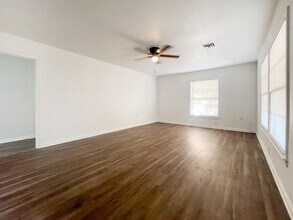 3812 Pine Ave in Waco, TX - Foto de edificio - Building Photo