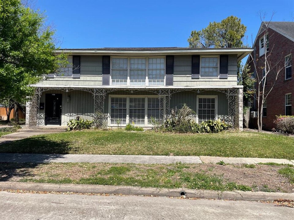 1750 Wroxton Ct in Houston, TX - Foto de edificio