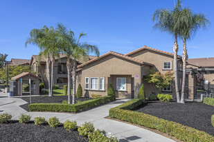 Villa Lucia Apartments - A Quiet Community... in Fresno, CA - Building Photo