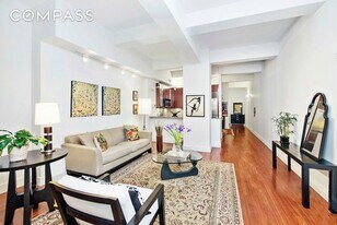 80 John St in New York, NY - Building Photo