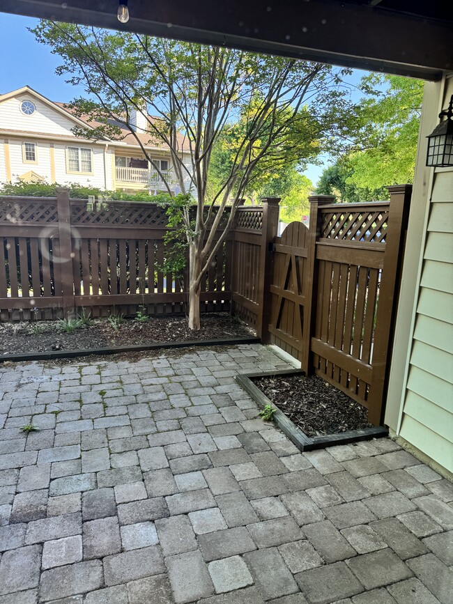 6103 Essex House Sq, Unit A in Alexandria, VA - Building Photo - Building Photo