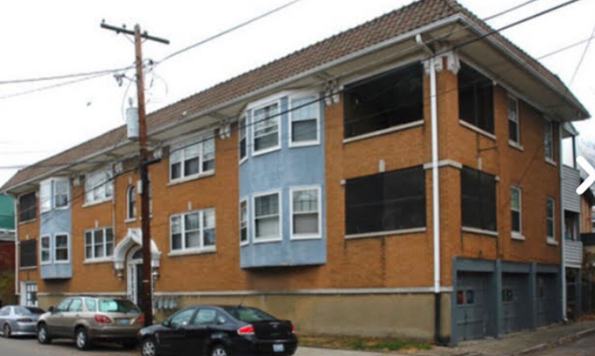 1646 Lucia Ave, Unit 1 in Louisville, KY - Foto de edificio