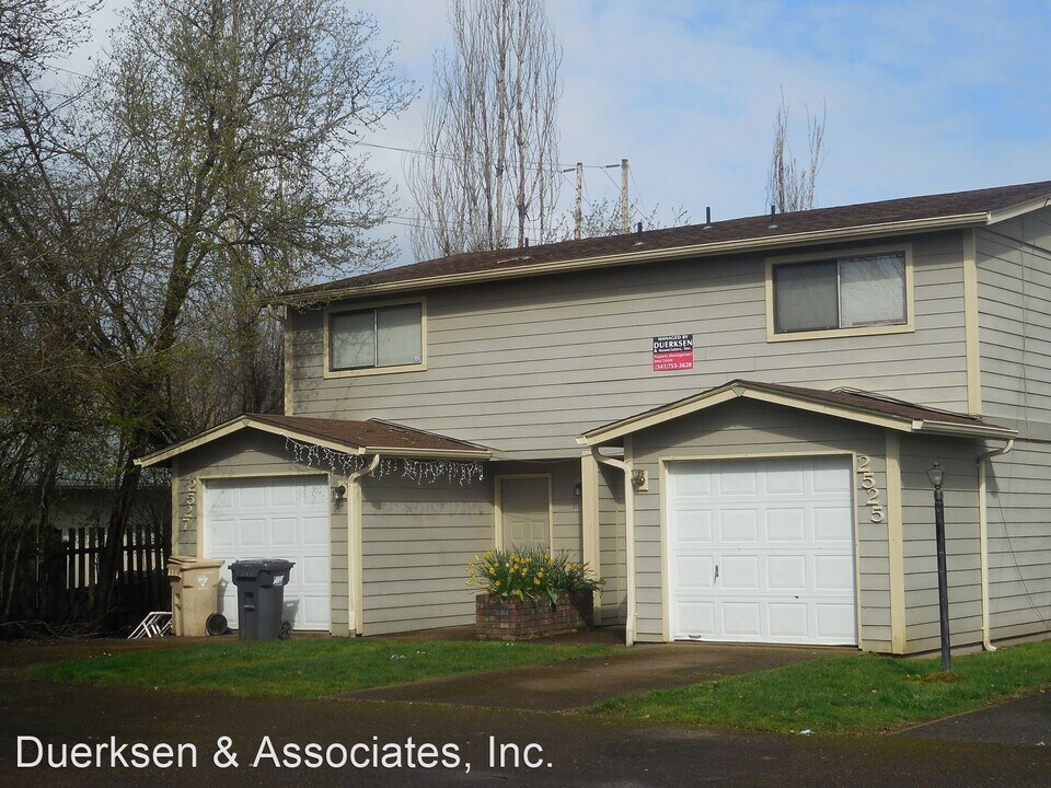 2525 NW Grant Ave in Corvallis, OR - Building Photo