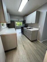 32 Laurel Hill Rd in Centerport, NY - Building Photo - Building Photo