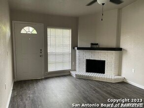5915 Misty Glen in San Antonio, TX - Building Photo - Building Photo