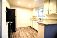 2321 Pullman Ln, Unit E in Redondo Beach, CA - Building Photo - Building Photo