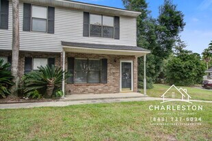6280 Lucille Dr in North Charleston, SC - Building Photo
