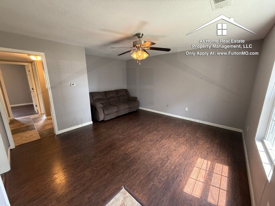 537 Collier Ln in Fulton, MO - Building Photo