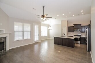 50 Willow Springs Ln in Oakland, TN - Foto de edificio - Building Photo