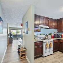 784 Rose Ave in Long Beach, CA - Building Photo - Interior Photo