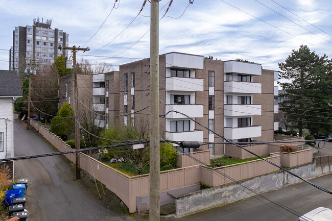 Grandview Manor in Vancouver, BC - Building Photo - Building Photo