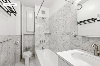 215 W 90th St in New York, NY - Building Photo - Building Photo