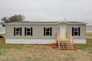295 Seays Rd in Trenton, KY - Building Photo