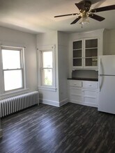 26 S Bayles Ave in Port Washington, NY - Building Photo - Building Photo
