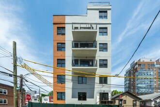 3411 Guider Ave in Brooklyn, NY - Foto de edificio - Building Photo